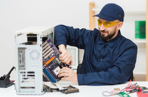 Reparación de material informático (PC o Mac)